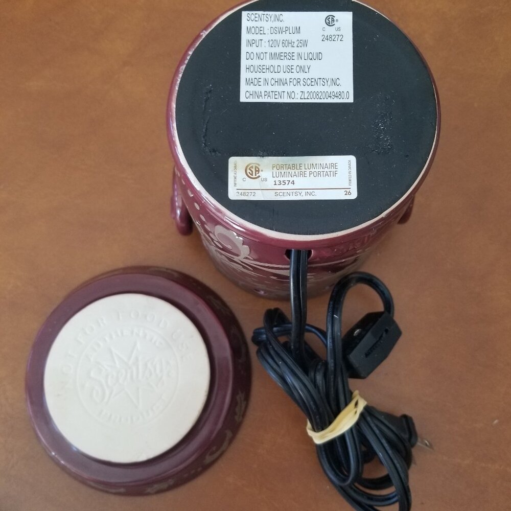 Scentsy Wax Warmer - Plum Garland - Picture 2 of 5